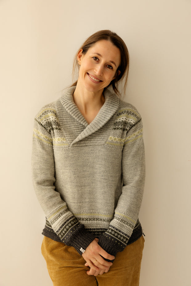 Glesver Women's V-Neck Collared Sweater